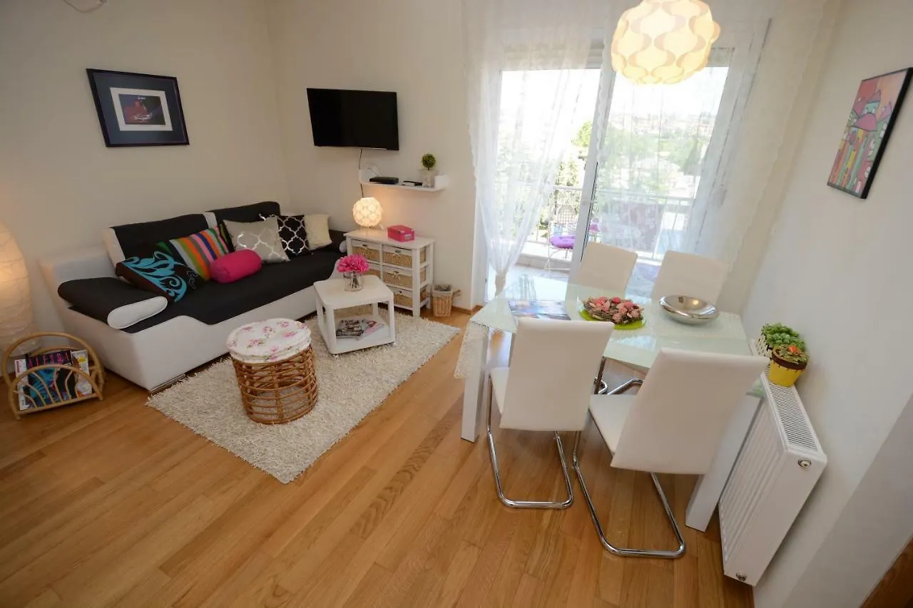 Apartment Vacation In Zadar - Mirna