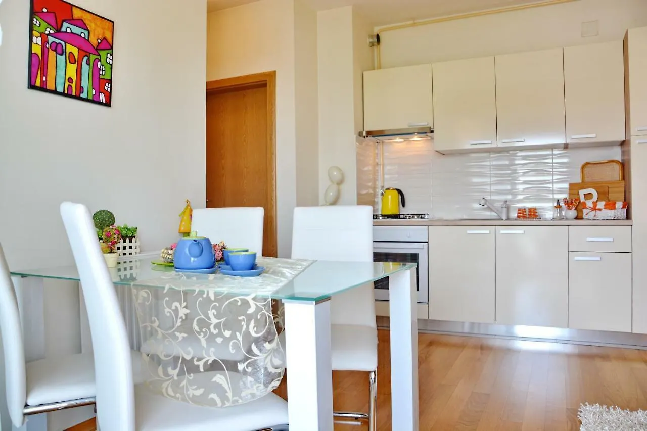 Apartment Vacation In Zadar - Mirna