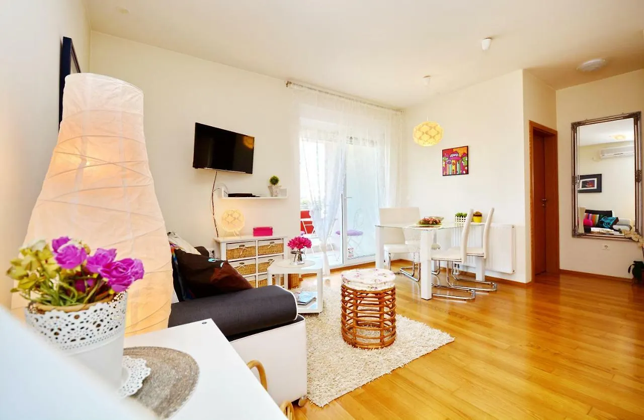 Apartment Vacation In Zadar - Mirna contacts