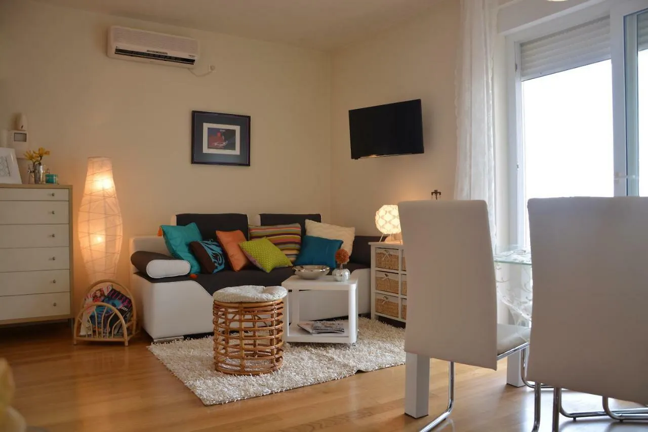 Apartment Vacation In Zadar - Mirna