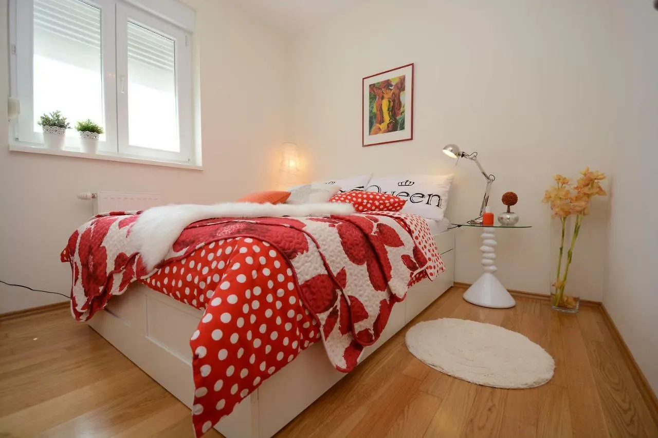 Apartment Vacation In Zadar - Mirna